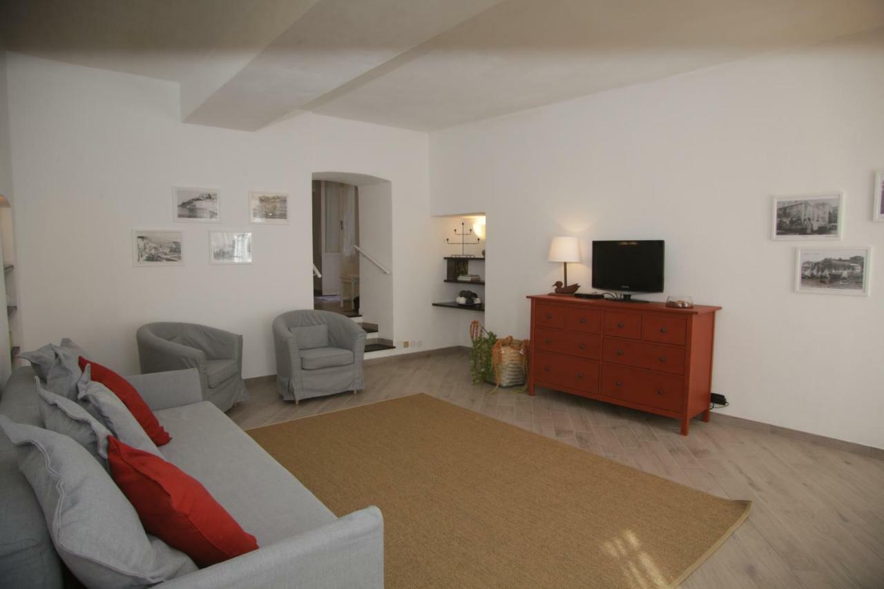 Posidonia Casa Al Mare In Citta Appartement Genua Buitenkant foto